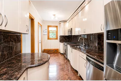 79-19 149th Street, Kew Gardens, NY 11367 - Photo 9