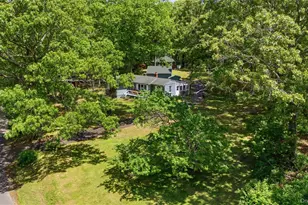 2 Prospect Ave, Shelter Island, NY 11964 - Photo 3