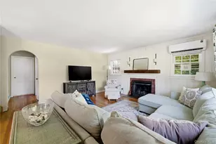 28 Hemlock Ln, Bay Shore, NY 11706 - Photo 5