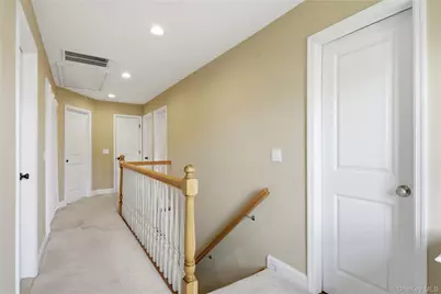 28 Hemlock Lane, Bay Shore, NY 11706 - Photo 21
