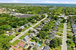 28 Hemlock Ln, Bay Shore, NY 11706 - Photo 39