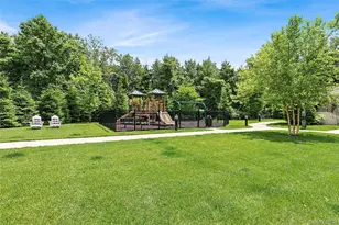 5000 Royal Ct, North Hills, NY 11040 - Photo 35