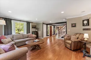 5 Fox Hunt Ct, Cold Spring Harbor, NY 11724 - Photo 5