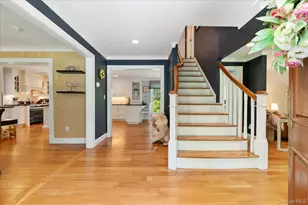 5 Fox Hunt Ct, Cold Spring Harbor, NY 11724 - Photo 3