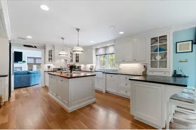 5 Fox Hunt Court, Cold Spring Harbor, NY 11724 - Photo 13