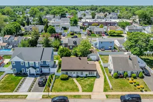 68 Crescent Ln, Levittown, NY 11756 - Photo 45