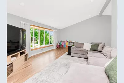 36 Balmoral Crescent, White Plains, NY 10607 - Photo 3