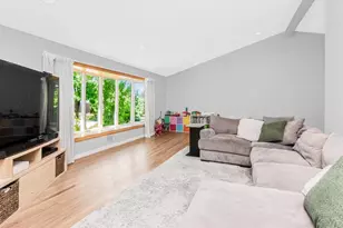 36 Balmoral Cres, White Plains, NY 10607 - Photo 3