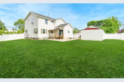 72 Peckham Avenue, Islip, NY 11751 - Photo 23