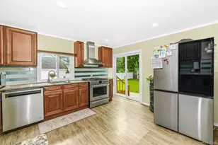 72 Peckham Ave, Islip, NY 11751 - Photo 5