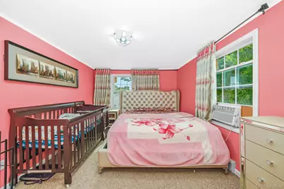 72 Peckham Avenue, Islip, NY 11751 - Photo 15