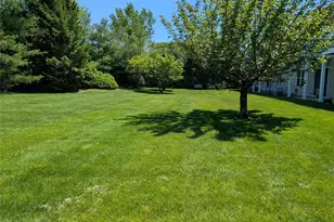 27 Morley Cir, Melville, NY 11747 - Photo 11