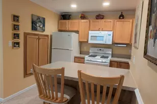 27 Morley Cir, Melville, NY 11747 - Photo 5