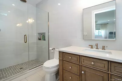 9 Tuddington Road, Great Neck, NY 11023 - Photo 15
