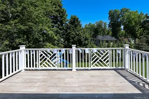 9 Tuddington Rd, Great Neck, NY 11023 - Photo 13