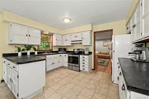 33 Sabbathday Hill Rd, South Salem, NY 10590 - Photo 5