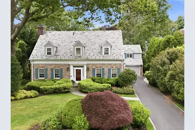 61 Mason Drive, Manhasset, NY 11030 - Photo 1