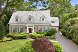 61 Mason Dr, Manhasset, NY 11030 - Photo 1