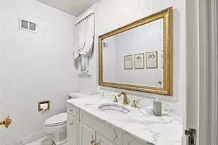 61 Mason Dr, Manhasset, NY 11030 - Photo 17