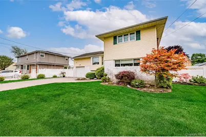 6 Oneida Street, Deer Park, NY 11729 - Photo 3
