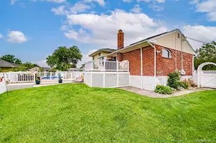 6 Oneida St, Deer Park, NY 11729 - Photo 23