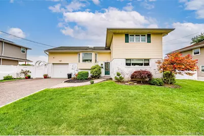 6 Oneida Street, Deer Park, NY 11729 - Photo 1