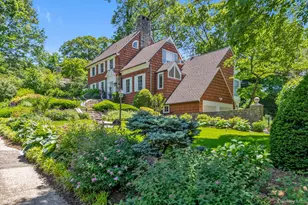 74 Litchfield Rd, Port Washington, NY 11050 - Photo 37
