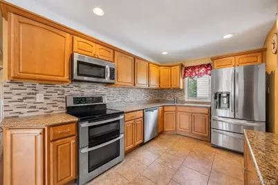 16 E Grove Street, Massapequa, NY 11758 - Photo 11