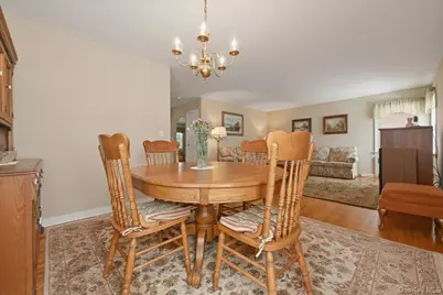 154 Cypress Street, Floral Park, NY 11001 - Photo 13