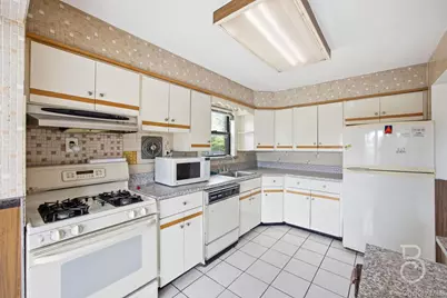 63-01 Borden Avenue, Maspeth, NY 11378 - Photo 9