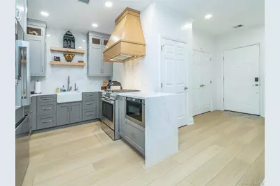 87 Pond View Drive, Port Washington, NY 11050 - Photo 9