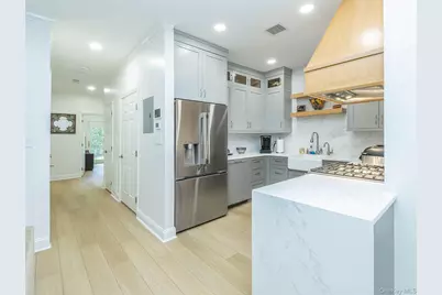 87 Pond View Drive, Port Washington, NY 11050 - Photo 13