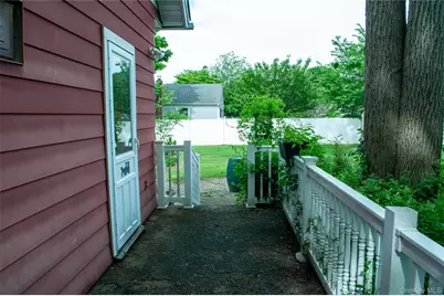 22 Oakland Avenue, Port Jefferson Station, NY 11776 - Photo 5