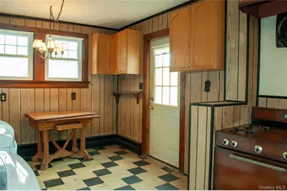 22 Oakland Avenue, Port Jefferson Station, NY 11776 - Photo 11