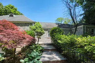 49 The Birches, Roslyn, NY 11576 - Photo 3