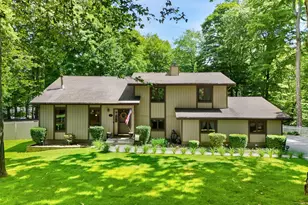 90 Timberlane Ct, Yorktown Heights, NY 10598 - Photo 1