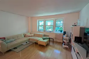 30 Pearsall Ave N, Glen Cove, NY 11542 - Photo 9