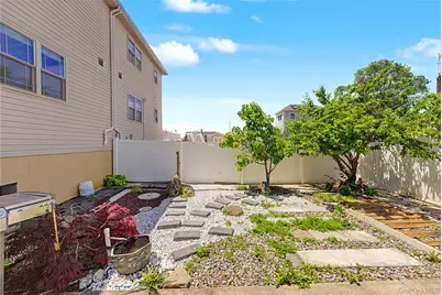 10205 Davenport Court, Howard Beach, NY 11414 - Photo 25