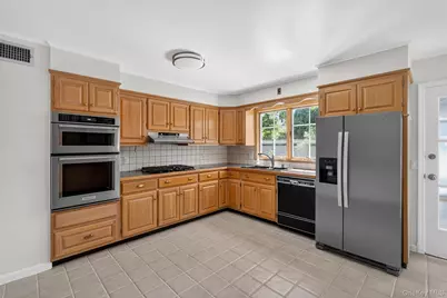 835 Shore Acres Drive, Mamaroneck, NY 10543 - Photo 15