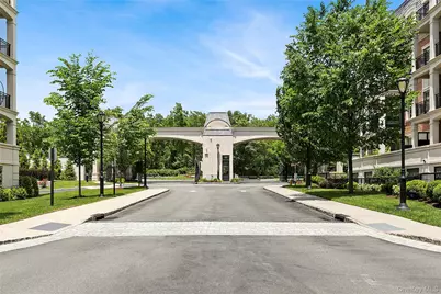 3000 Royal Court #3201, North Hills, NY 11040 - Photo 7
