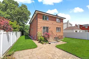 246-12 Cambria Ave, Little Neck, NY 11362 - Photo 27