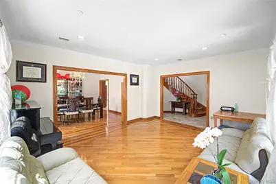 246-12 Cambria Avenue, Little Neck, NY 11362 - Photo 9