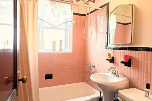 164-11 67th Ave, Fresh Meadows, NY 11365 - Photo 5