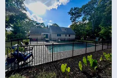 12 Wayne Court, Westhampton, NY 11977 - Photo 9