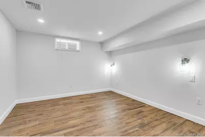 1 Coles, Glen Cove, NY 11542 - Photo 21