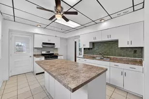 21 Sharp St, Haverstraw, NY 10927 - Photo 11