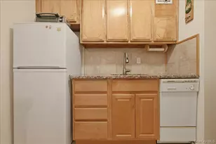 100 Brooklyn Ave, Freeport, NY 11520 - Photo 15