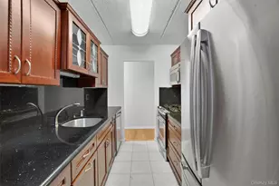 4 Consulate Dr, Tuckahoe, NY 10707 - Photo 11
