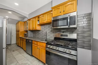 246 E 45th Street, Brooklyn, NY 11203 - Photo 11