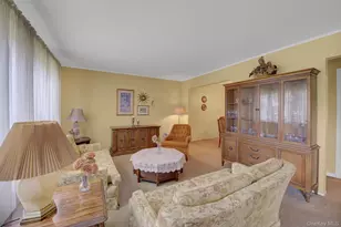 130 Abbey St, Massapequa Park, NY 11762 - Photo 3